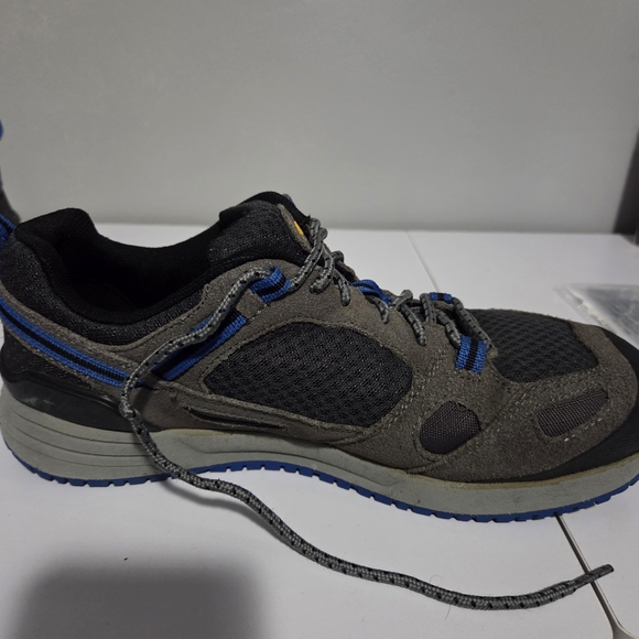 Keen Black and Gray Outdoor Shoes with Blue Highlights - Picture 5 of 8
